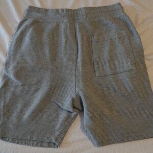 L STRIPE TEXTURED TOTTENHAM HOTSPUR SHORTS (Grey and Blue)